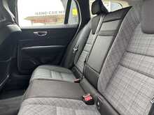 Volvo V60 B3 MHEV Momentum