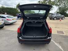 Volvo V60 B3 MHEV Momentum