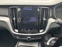 Volvo V60 B3 MHEV Momentum