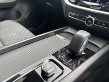 Volvo V60 B3 MHEV Momentum