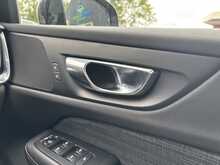 Volvo V60 B3 MHEV Momentum