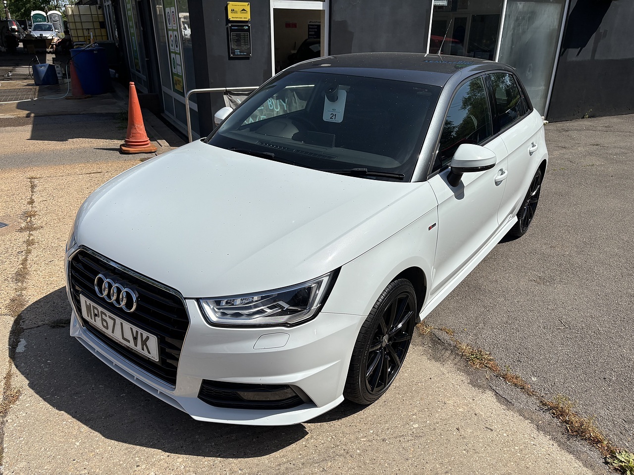 2017 Audi A1 thumbnail 3