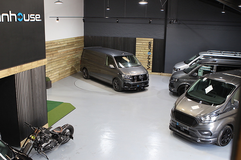 Ford 2.0 320 EcoBlue Limited Panel Van 5dr Diesel Auto L1 H1 Euro 6 (170 ps)