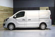 Vauxhall Vivaro CDTi 2900 BiTurbo Sportive