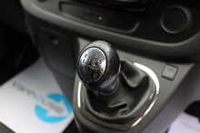 Vauxhall Vivaro CDTi 2900 BiTurbo Sportive