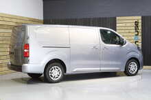 Vauxhall Vivaro Turbo D 2900 Sportive