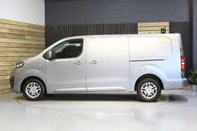 Vauxhall Vivaro Turbo D 2900 Sportive