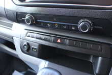 Vauxhall Vivaro Turbo D 2900 Sportive