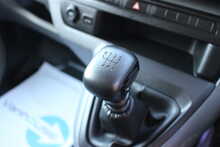 Vauxhall Vivaro Turbo D 2900 Sportive