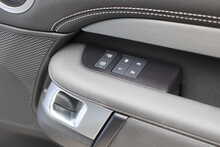 Land Rover Discovery D300 MHEV Dynamic HSE