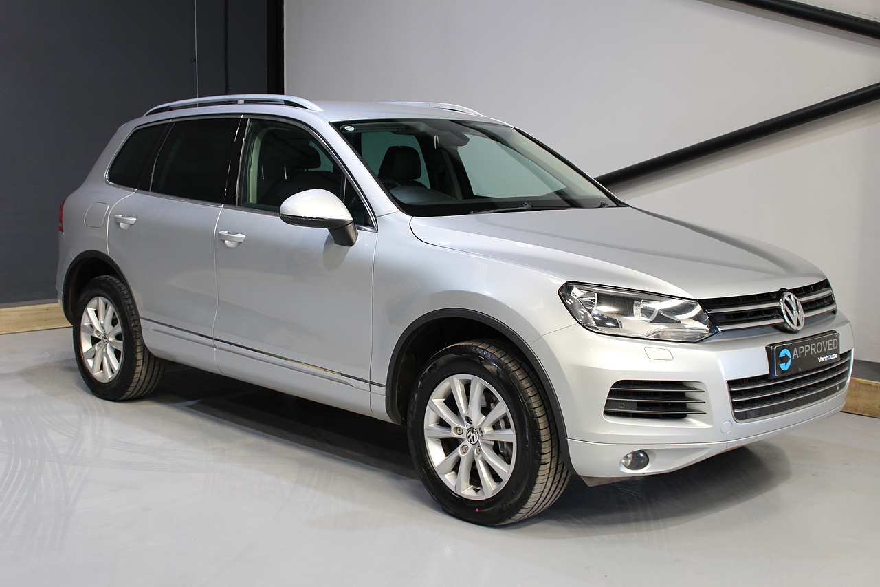 Volkswagen 3.0 TDI V6 BlueMotion Tech SE SUV 5dr Diesel Tiptronic 4WD Euro 5 (s/s) (245 ps)