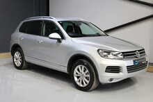 Volkswagen Touareg 3.0 TDI V6 BlueMotion Tech SE Tiptronic 4WD Euro 5 (s/s) 5dr