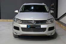 Volkswagen Touareg 3.0 TDI V6 BlueMotion Tech SE Tiptronic 4WD Euro 5 (s/s) 5dr