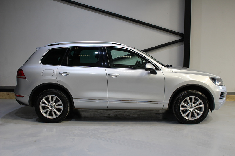 Volkswagen 3.0 TDI V6 BlueMotion Tech SE SUV 5dr Diesel Tiptronic 4WD Euro 5 (s/s) (245 ps)