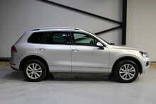 Volkswagen Touareg 3.0 TDI V6 BlueMotion Tech SE Tiptronic 4WD Euro 5 (s/s) 5dr