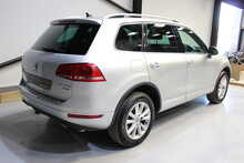 Volkswagen Touareg 3.0 TDI V6 BlueMotion Tech SE Tiptronic 4WD Euro 5 (s/s) 5dr