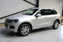 Volkswagen Touareg 3.0 TDI V6 BlueMotion Tech SE Tiptronic 4WD Euro 5 (s/s) 5dr