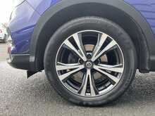 Nissan Qashqai 1.3 DIG-T N-Connecta SUV 5dr Petrol Manual Euro 6 (s/s) (140 ps) - U1040