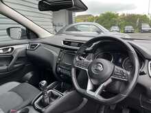Nissan Qashqai 1.3 DIG-T N-Connecta SUV 5dr Petrol Manual Euro 6 (s/s) (140 ps) - U1040
