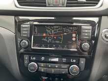 Nissan Qashqai 1.3 DIG-T N-Connecta SUV 5dr Petrol Manual Euro 6 (s/s) (140 ps) - U1040