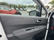 Peugeot 3008 1.2 PureTech Active SUV 5dr Petrol Manual Euro 6 (s/s) (130 ps) - U1077