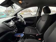 Vauxhall Viva 1.0i SE Hatchback 5dr Petrol Manual Euro 6 (a/c) (75 ps) - U1181