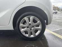 Vauxhall Viva 1.0i SE Hatchback 5dr Petrol Manual Euro 6 (a/c) (75 ps) - U1181