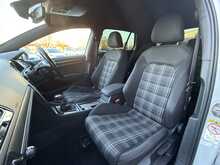 Volkswagen Golf 2.0 TDI GTD BlueLine Hatchback 5dr Diesel DSG Euro 6 (s/s) (184 ps) - U1204