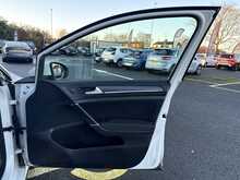 Volkswagen Golf 2.0 TDI GTD BlueLine Hatchback 5dr Diesel DSG Euro 6 (s/s) (184 ps) - U1204