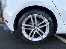Volkswagen Golf 2.0 TDI GTD BlueLine Hatchback 5dr Diesel DSG Euro 6 (s/s) (184 ps) - U1204