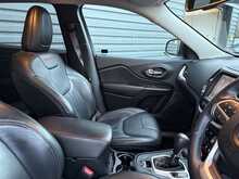 Jeep Cherokee 3.2 V6 Trailhawk SUV 5dr Petrol Auto 4WD Euro 6 (270 bhp) - U1209