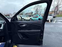 Jeep Cherokee 3.2 V6 Trailhawk SUV 5dr Petrol Auto 4WD Euro 6 (270 bhp) - U1209