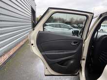 Renault Captur 0.9 TCe ENERGY Dynamique S Nav SUV 5dr Petrol Manual Euro 6 (s/s) (90 ps) - U1223