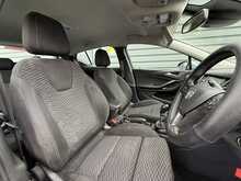 Vauxhall Astra 1.6 CDTi BlueInjection SRi Nav Hatchback 5dr Diesel Manual Euro 6 (s/s) (136 ps) - U1237