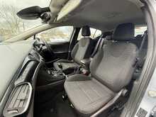 Vauxhall Astra 1.6 CDTi BlueInjection SRi Nav Hatchback 5dr Diesel Manual Euro 6 (s/s) (136 ps) - U1237