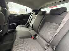 Vauxhall Astra 1.6 CDTi BlueInjection SRi Nav Hatchback 5dr Diesel Manual Euro 6 (s/s) (136 ps) - U1237