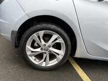 Vauxhall Astra 1.6 CDTi BlueInjection SRi Nav Hatchback 5dr Diesel Manual Euro 6 (s/s) (136 ps) - U1237