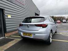 Vauxhall Astra 1.6 CDTi BlueInjection SRi Nav Hatchback 5dr Diesel Manual Euro 6 (s/s) (136 ps) - U1237