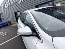 Volvo V40 2.0 D4 R-Design Nav Hatchback 5dr Diesel Manual Euro 6 (s/s) (190 ps) - U1258