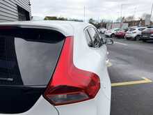 Volvo V40 2.0 D4 R-Design Nav Hatchback 5dr Diesel Manual Euro 6 (s/s) (190 ps) - U1258