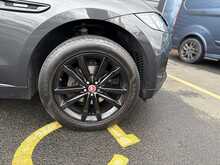 Jaguar F-PACE 2.0 P250i R-Sport SUV 5dr Petrol Auto AWD Euro 6 (s/s) (250 ps) - U1312