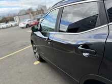 Nissan Qashqai 1.6 dCi Tekna SUV 5dr Diesel Manual 4WD Euro 6 (s/s) (130 ps) - U1322