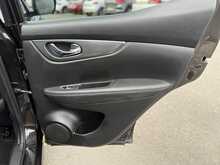Nissan Qashqai 1.6 dCi Tekna SUV 5dr Diesel Manual 4WD Euro 6 (s/s) (130 ps) - U1322