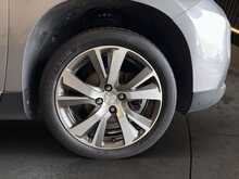 Peugeot 2008 1.2 PureTech Feline SUV 5dr Petrol Manual Euro 6 (s/s) (Mistral) (130 ps) - U1345