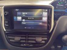 Peugeot 2008 1.2 PureTech Feline SUV 5dr Petrol Manual Euro 6 (s/s) (Mistral) (130 ps) - U1345