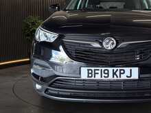 Vauxhall Grandland X 1.2 Turbo GPF SE SUV 5dr Petrol Manual Euro 6 (s/s) (130 ps) - U1365