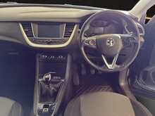 Vauxhall Grandland X 1.2 Turbo GPF SE SUV 5dr Petrol Manual Euro 6 (s/s) (130 ps) - U1365