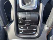 Porsche Cayenne 3.0 TD V6 SUV 5dr Diesel TiptronicS 4WD Euro 6 (s/s) (262 ps) - U1455