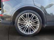 Porsche Cayenne 3.0 TD V6 SUV 5dr Diesel TiptronicS 4WD Euro 6 (s/s) (262 ps) - U1455