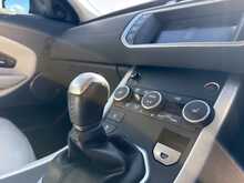 Land Rover Range Rover Evoque 2.0 eD4 SE SUV 5dr Diesel Manual FWD Euro 6 (s/s) (150 ps) - U1541